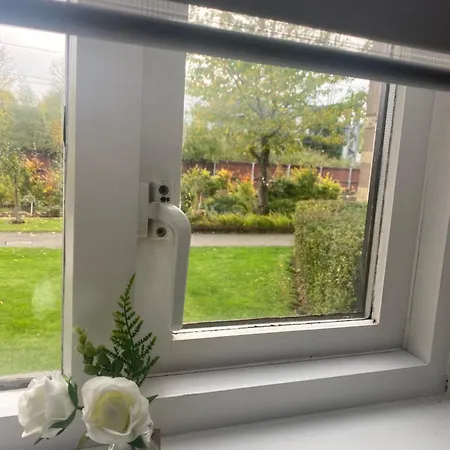Cosy Centre 2 Bedroom *