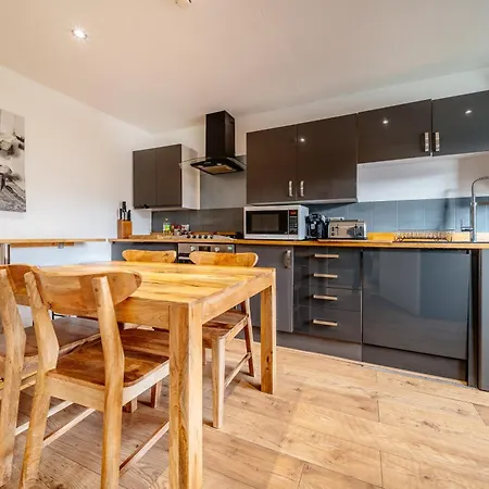 Apartment Base Of Royal Mile - Sleep 8 - 4bed 3 Bth Edinburgh