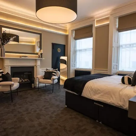 Apartamento Grand Leith Luxe Jacuzzi & Cinema