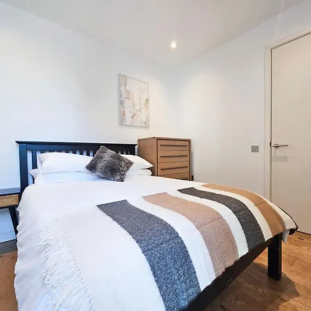 Stylish 2-bedroom Old Town With Lift * Edinburgh