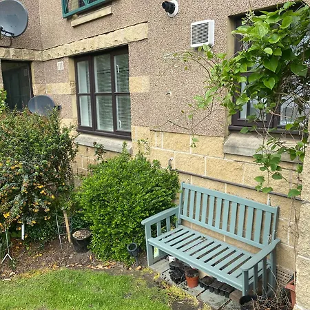 Cosy Centre 2 Bedroom Apartment