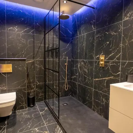 Grand Leith Luxe Jacuzzi & Cinema Apartamento