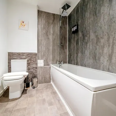 Apartment Base Of Royal Mile - Sleep 8 - 4bed 3 Bth *