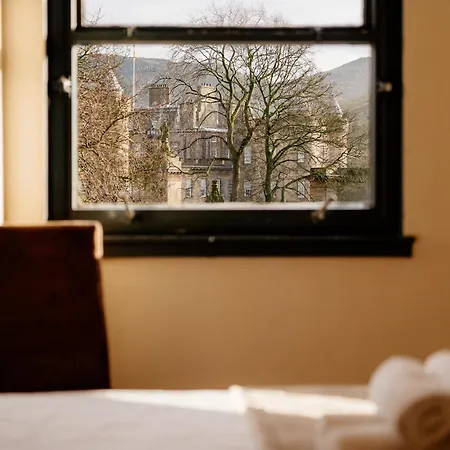 Base Of Royal Mile - Sleep 8 - 4bed 3 Bth Apartment *