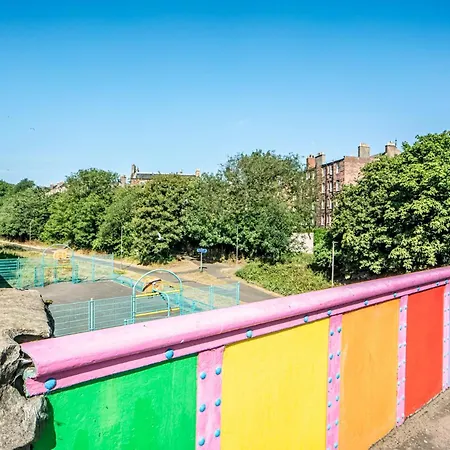 Lägenhet Stylish Leith Flat Great Transport Links To - Pass The Keys *