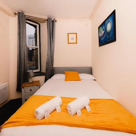 Cosy 4 Bedroom By Old Town *