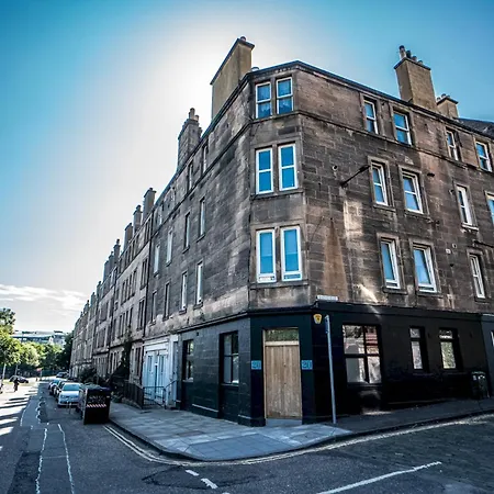 Stylish Leith Flat Great Transport Links To - Pass The Keys *