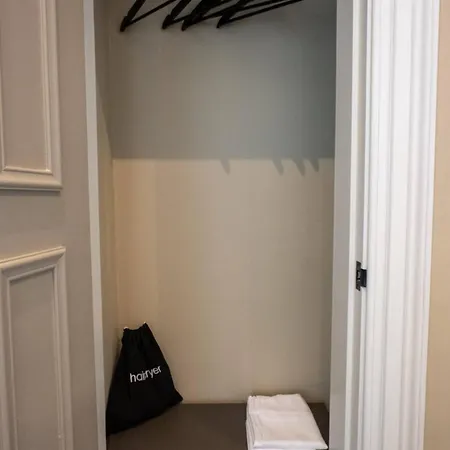 Grand Leith Luxe Jacuzzi & Cinema Apartamento *