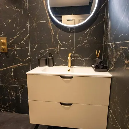Grand Leith Luxe Jacuzzi & Cinema *