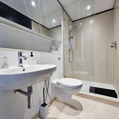 Apartment Stylish 2-bedroom Old Town With Lift