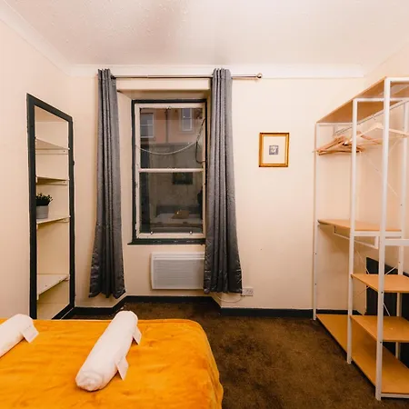 Cosy 4 Bedroom By Old Town Apartment Edinburgh