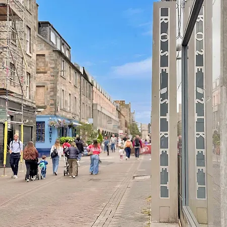 Modern In Centre Апартаменты *