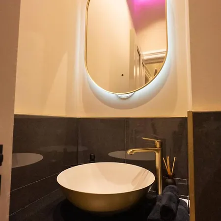 アパート Grand Leith Luxe Jacuzzi & Cinema