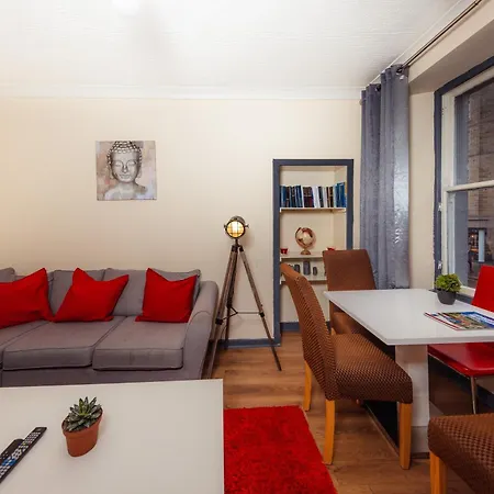 Cosy 4 Bedroom By Old Town