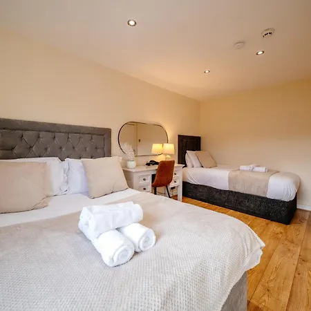 Apartment Base Of Royal Mile - Sleep 8 - 4bed 3 Bth