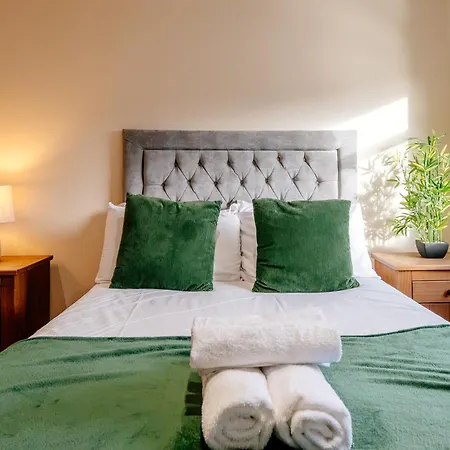 Apartment Base Of Royal Mile - Sleep 8 - 4bed 3 Bth