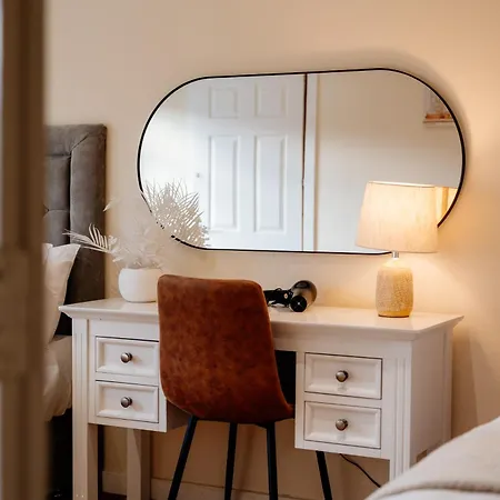 Base Of Royal Mile - Sleep 8 - 4bed 3 Bth Apartment