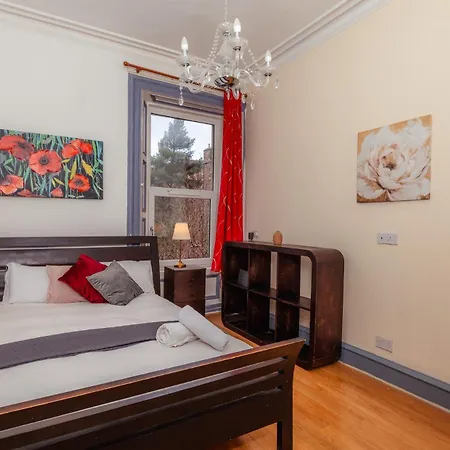 Cosy 3 Bedroom By Meadows *