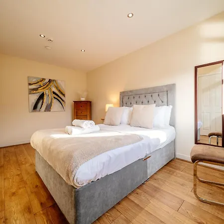 Base Of Royal Mile - Sleep 8 - 4bed 3 Bth Apartment Edinburgh