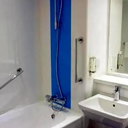 Travelodge Dreghorn فندق إدنبرة