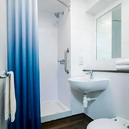 Travelodge Dreghorn إدنبرة
