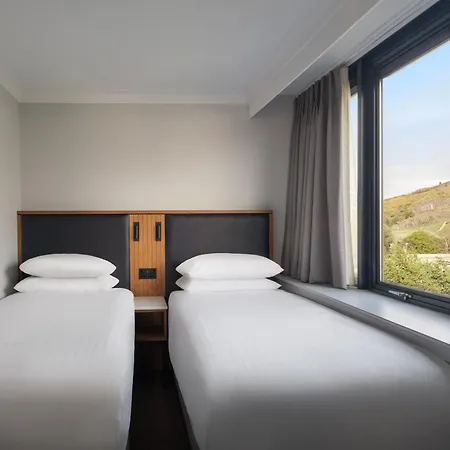 Marriott Holyrood 4*