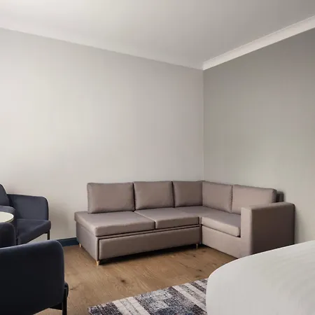 Szálloda Marriott Holyrood 4*