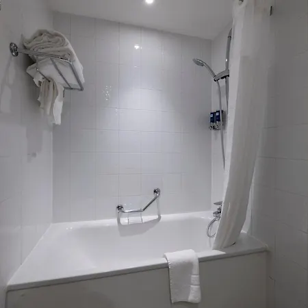 Express West By Ihg Hotel Edinburgh