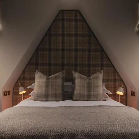Hotel The Roseate - Small Luxury Of The World