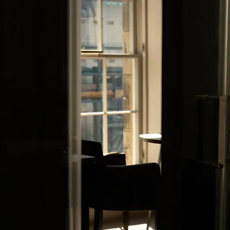Отель Albany 4*