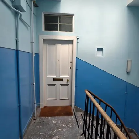 Apartment Old Town Apartment, Spacious 2 Bedroom 3rd Floor Close To Castle, Stair Access Only