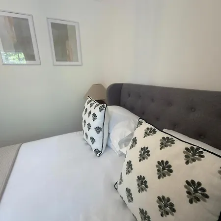 Apartamento Lux 2 Bedroom Ground Floor *