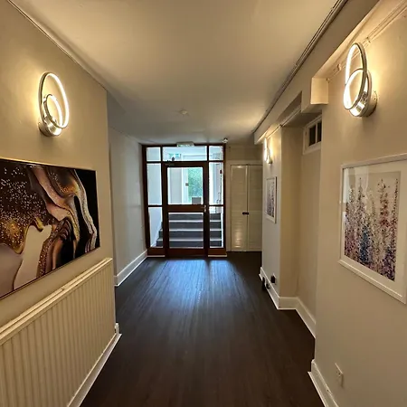 The Auldstone House 3* Edinburgh