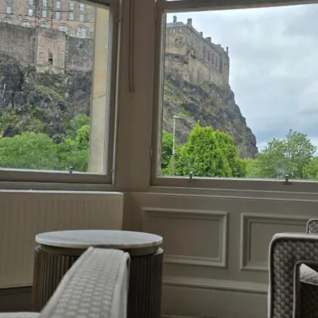 Old Town Castle View 4 Bedroom 5 Beds Sleeps 10 Апартаменты
