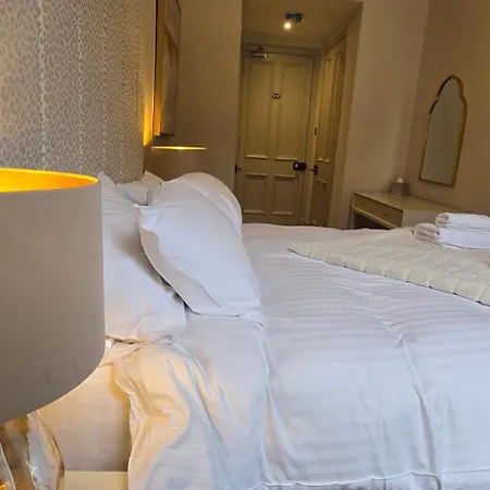 Old Town Castle View 4 Bedroom 5 Beds Sleeps 10 Апартаменты