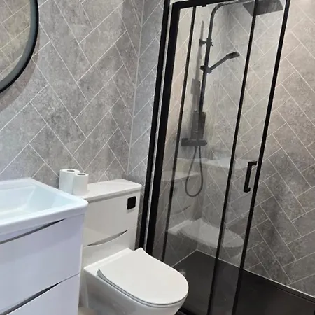 Old Town Castle View 4 Bedroom 5 Beds Sleeps 10 Апартаменты Эдинбург