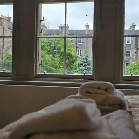 Old Town Castle View 4 Bedroom 5 Beds Sleeps 10 Апартаменты