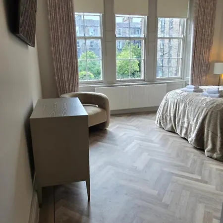 Old Town Castle View 4 Bedroom 5 Beds Sleeps 10 Апартаменты