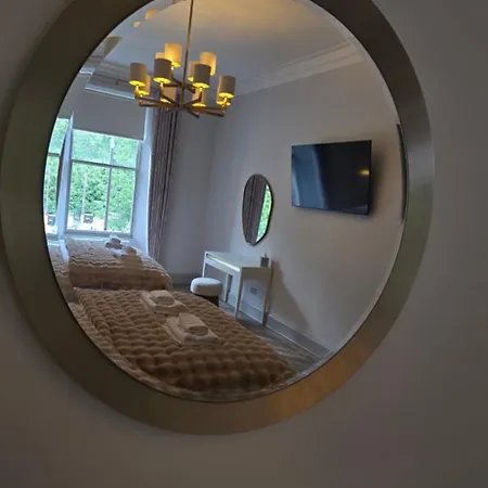 Old Town Castle View 4 Bedroom 5 Beds Sleeps 10 Эдинбург