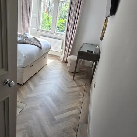 Old Town Castle View 4 Bedroom 5 Beds Sleeps 10 Апартаменты