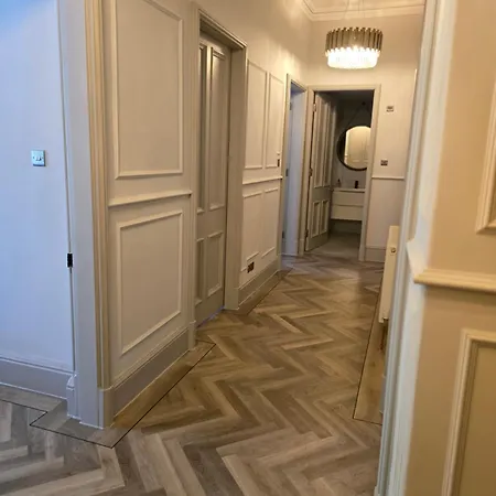 Old Town Castle View 4 Bedroom 5 Beds Sleeps 10 Эдинбург