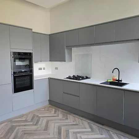 Old Town Castle View 4 Bedroom 5 Beds Sleeps 10 Апартаменты *