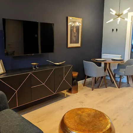 Boutique-hotel Styled Central, Quiet, Quaint Flat