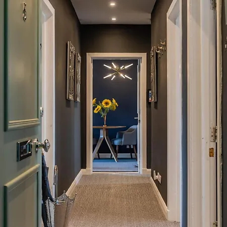 Boutique-hotel Styled Central, Quiet, Quaint Flat Appartement Edinburgh