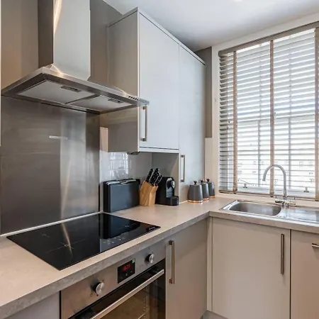 Boutique-hotel Styled Central, Quiet, Quaint Flat *