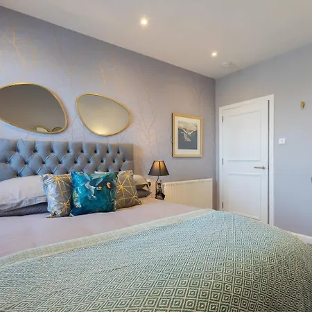 Boutique-hotel Styled Central, Quiet, Quaint Flat *