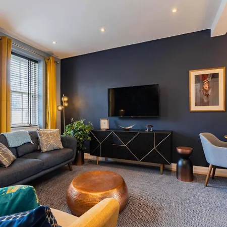 Boutique-hotel Styled Central, Quiet, Quaint Flat * Edinburgh