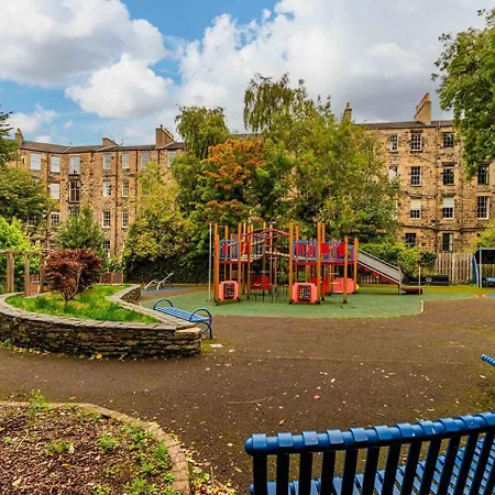 Boutique-hotel Styled Central, Quiet, Quaint Flat * Edinburgh