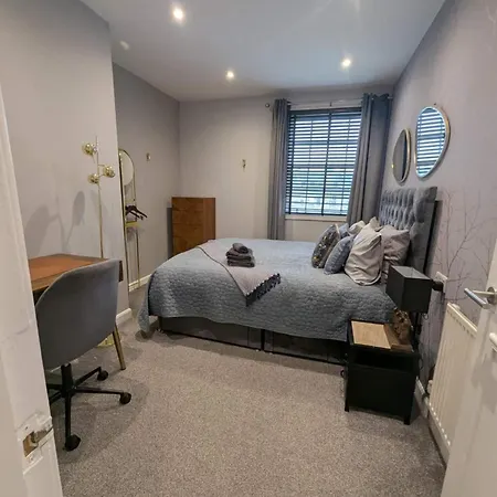 Boutique-hotel Styled Central, Quiet, Quaint Flat * Edinburgh