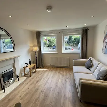 Modern 2-bed Flat In Morningside, *